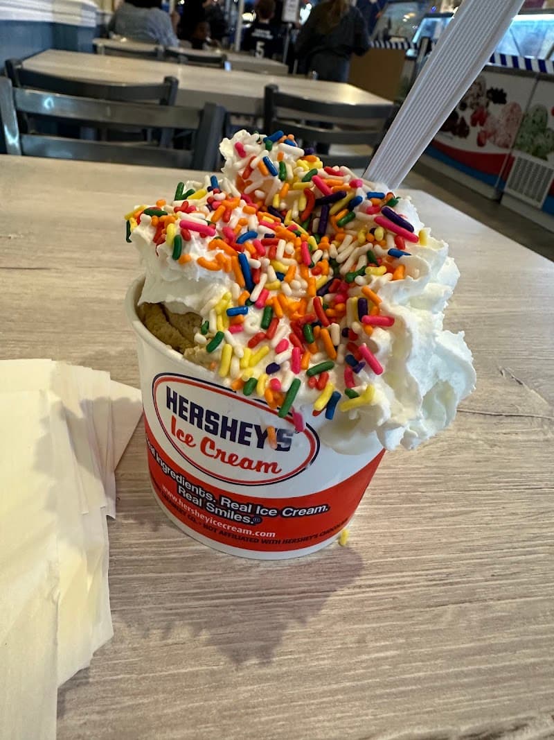 Mccool's Ice Cream & Frozen Yogurt