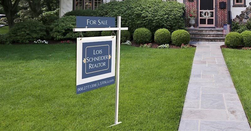 Lois Schneider Realtor