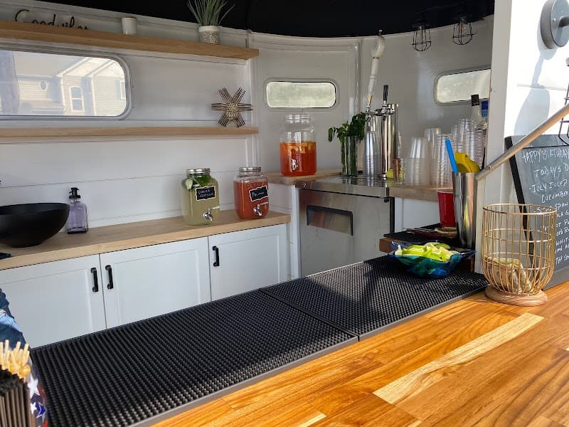 Red’s Mobile Bar